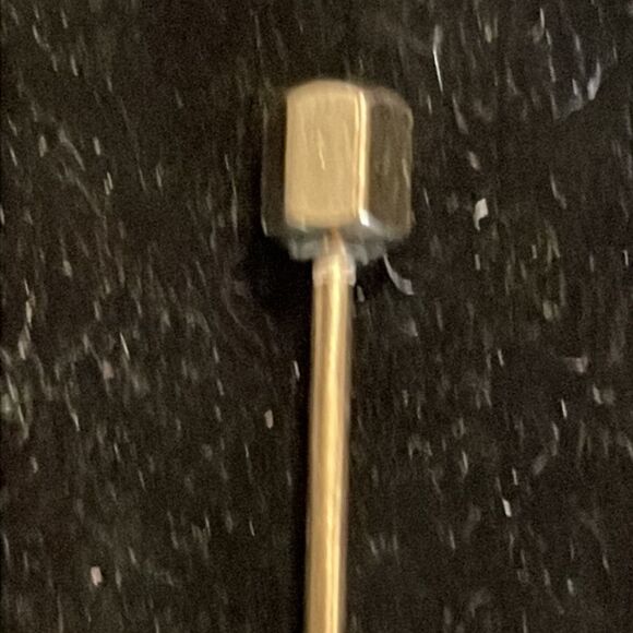 Vintage-1960s-gold tone hexagonal shaped tie tack/lapel pin - Picture 3 of 12